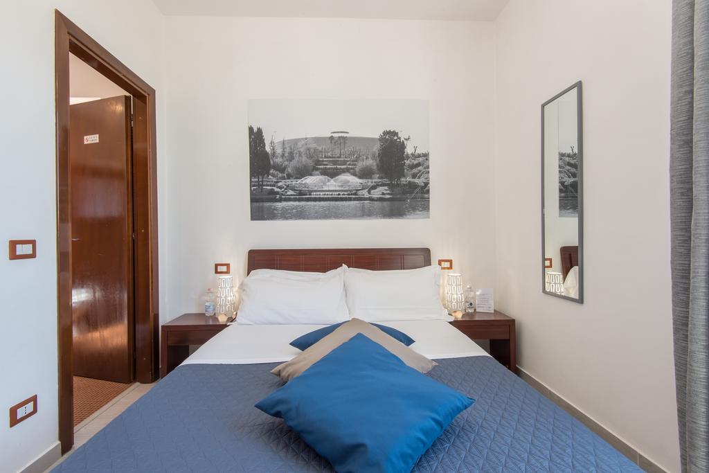 Eroom42 Guest House Rome Bagian luar foto