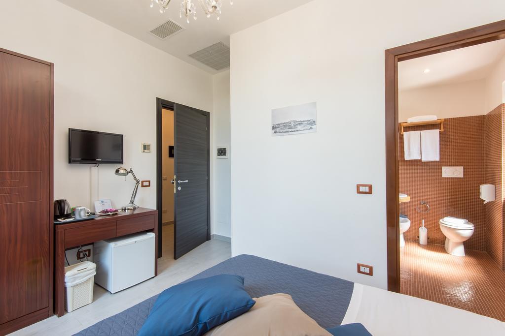 Eroom42 Guest House Rome Bagian luar foto