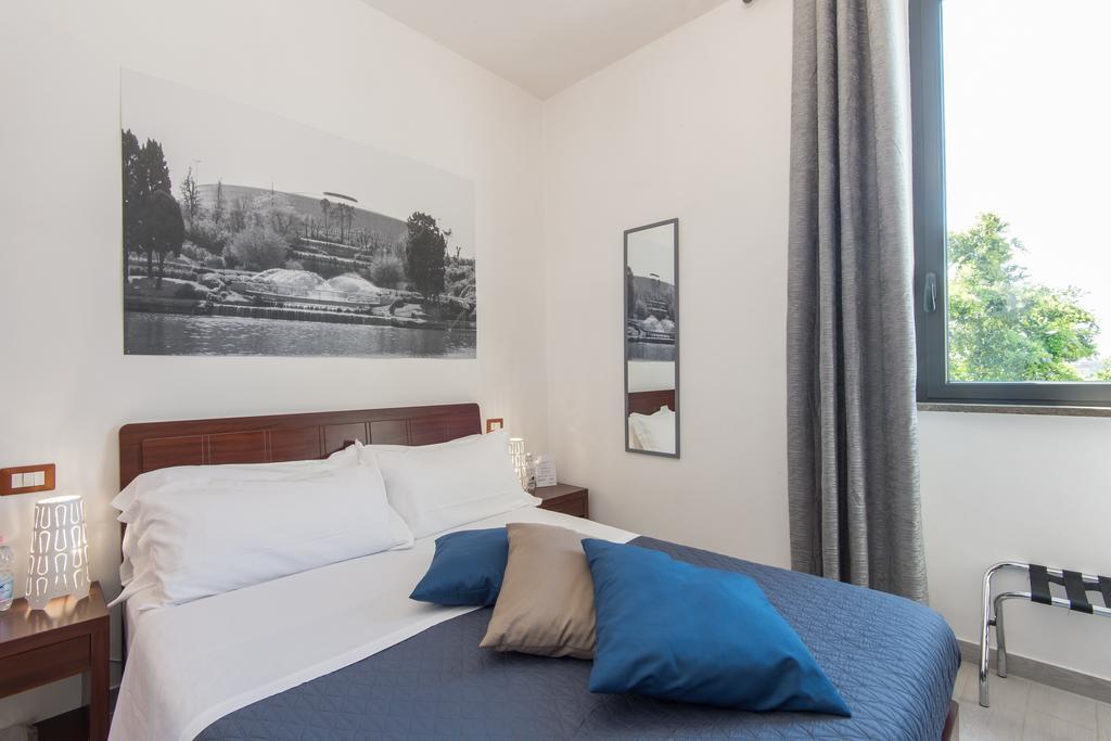 Eroom42 Guest House Rome Bagian luar foto