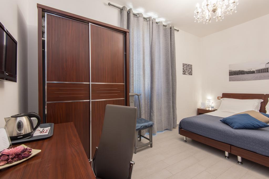 Eroom42 Guest House Rome Bagian luar foto