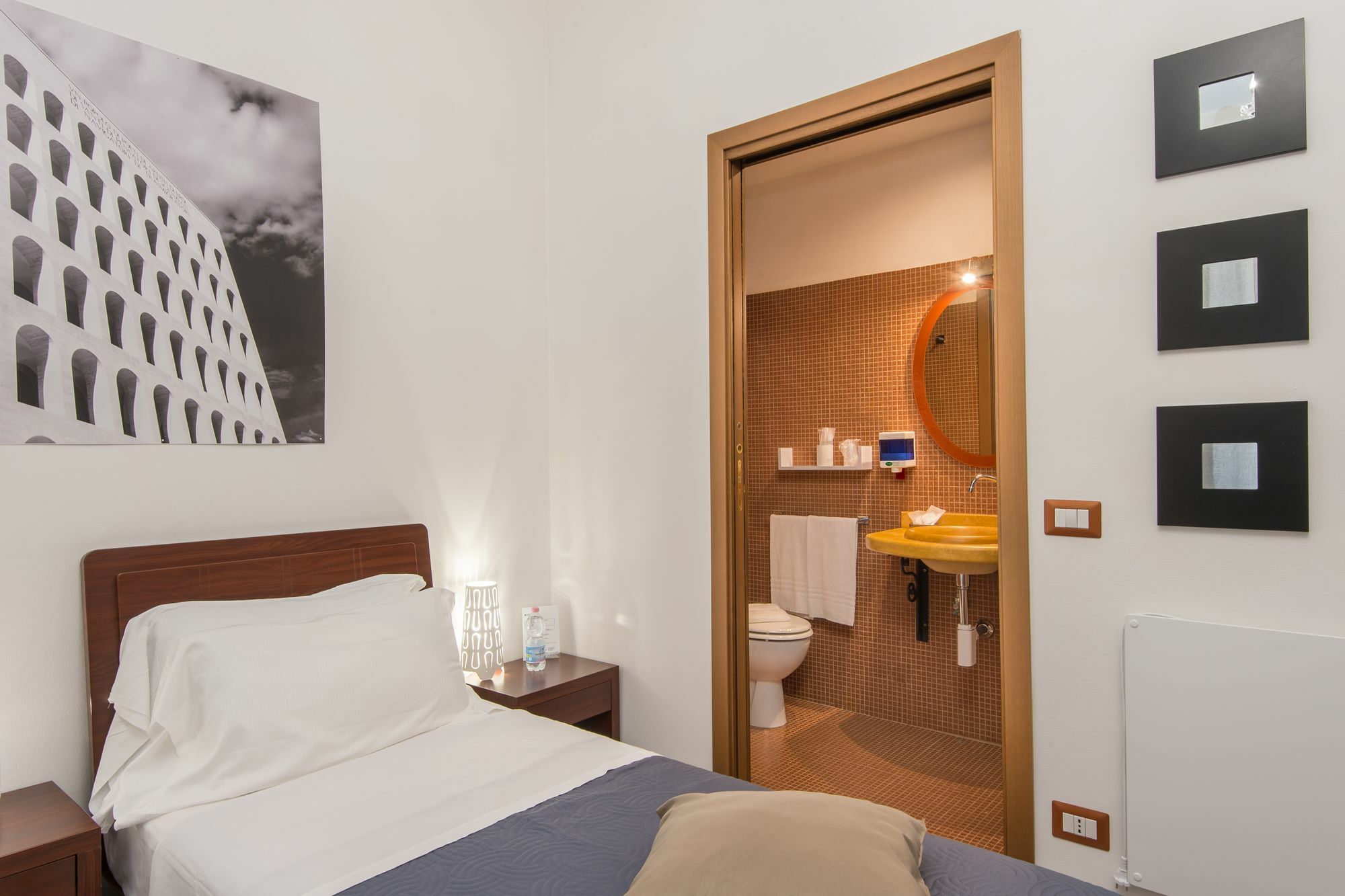 Eroom42 Guest House Rome Bagian luar foto