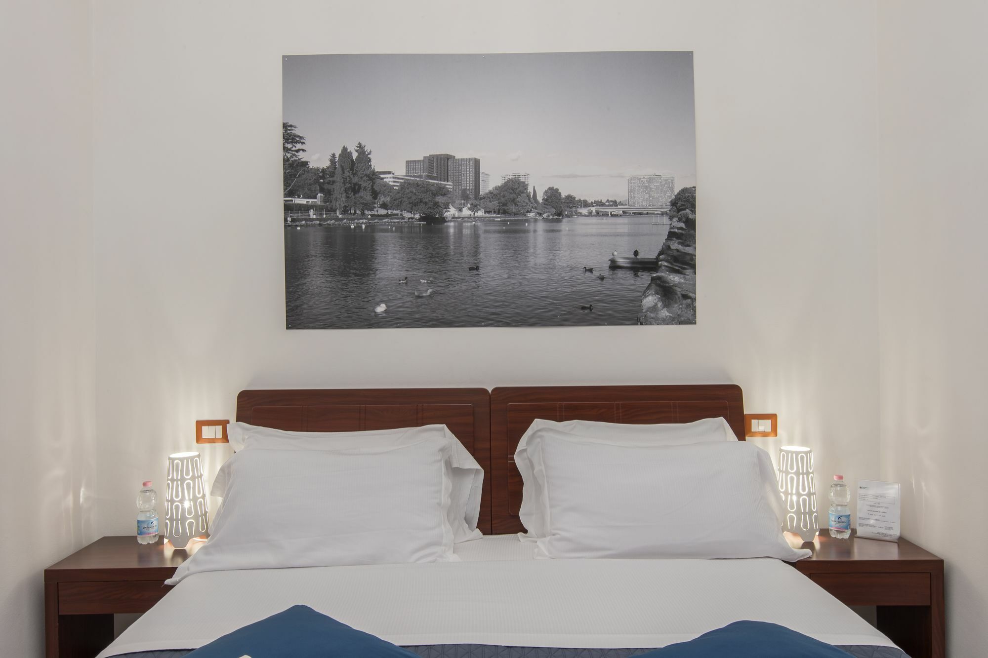 Eroom42 Guest House Rome Bagian luar foto