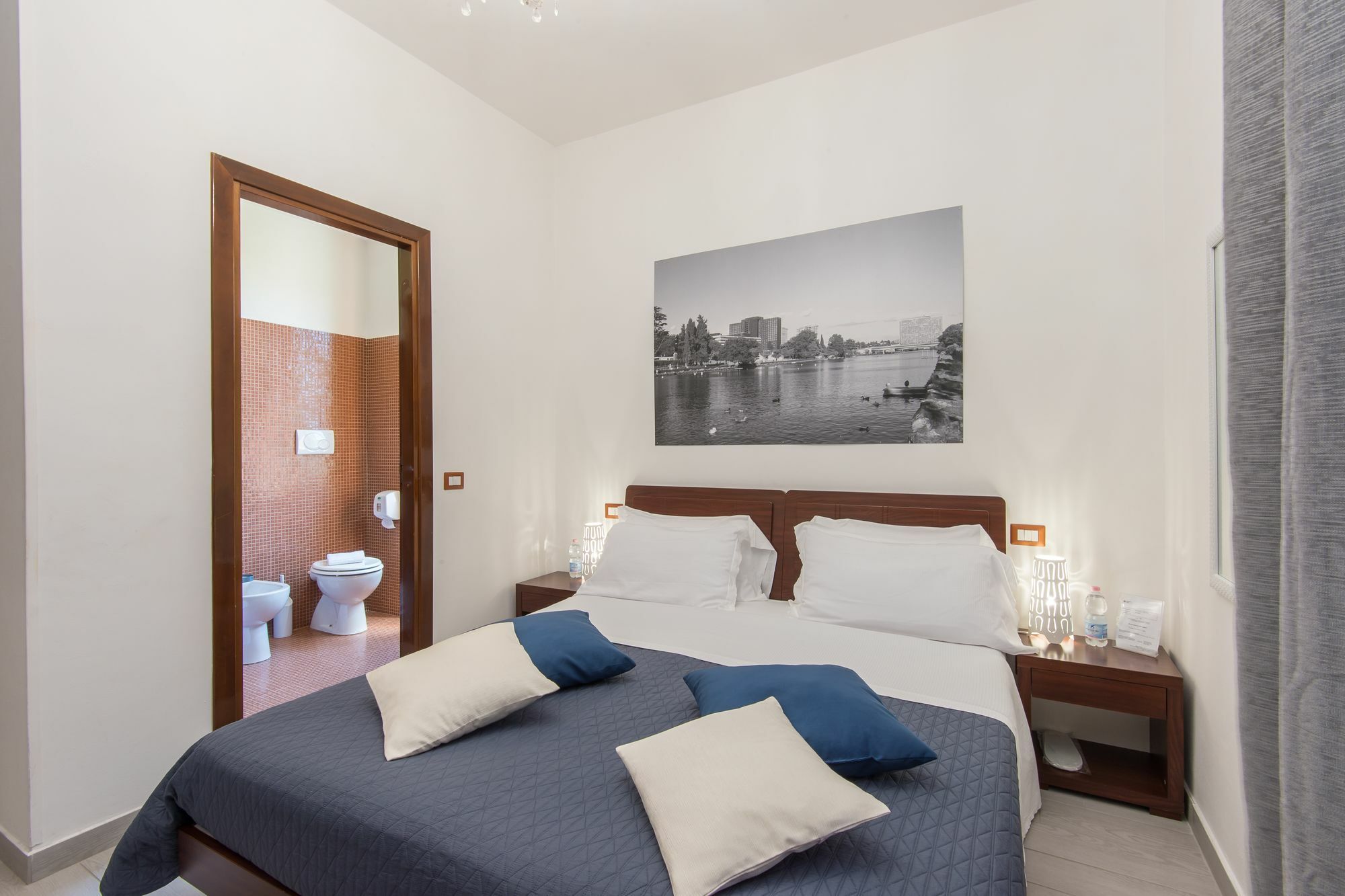 Eroom42 Guest House Rome Bagian luar foto