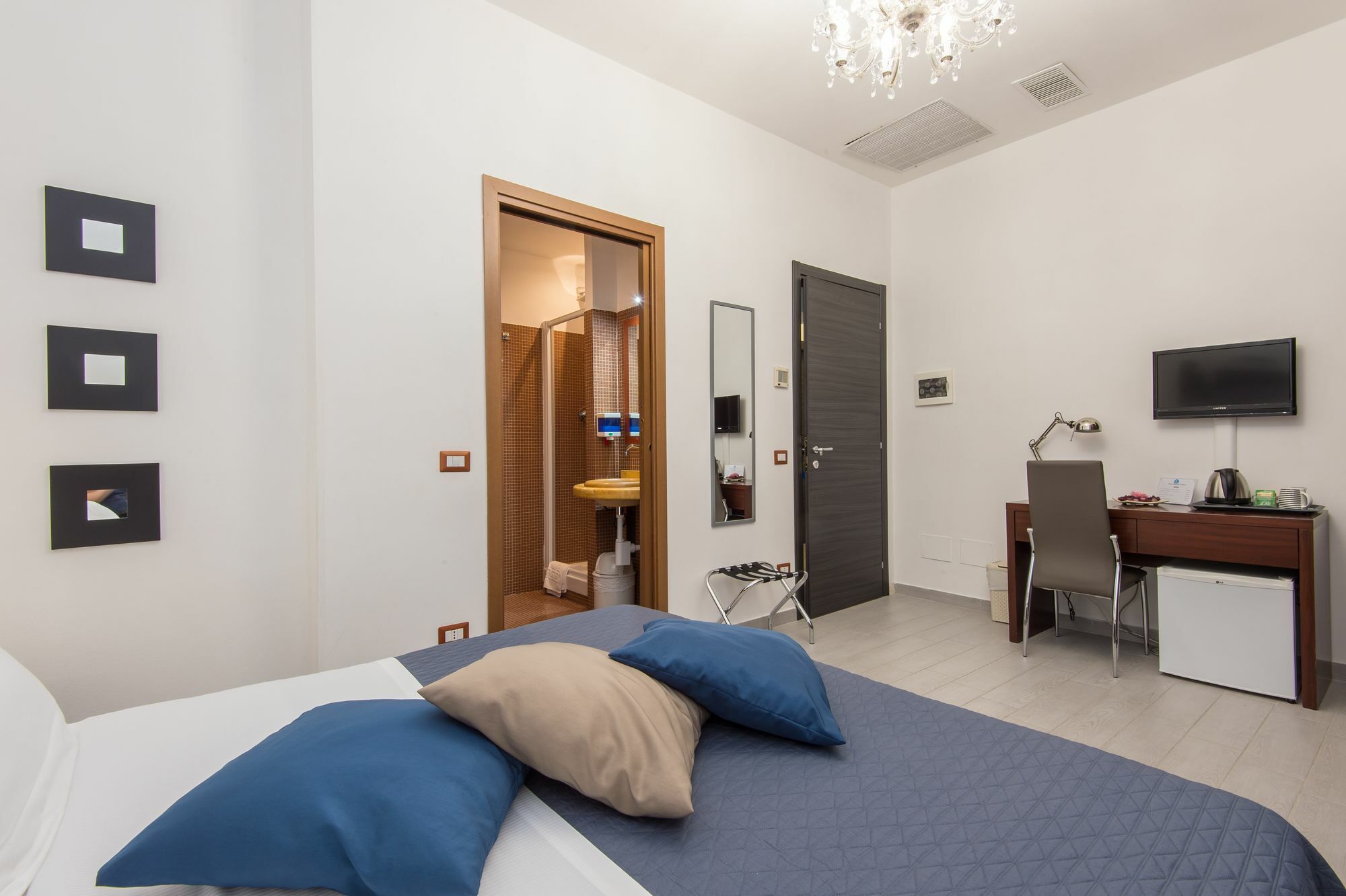 Eroom42 Guest House Rome Bagian luar foto